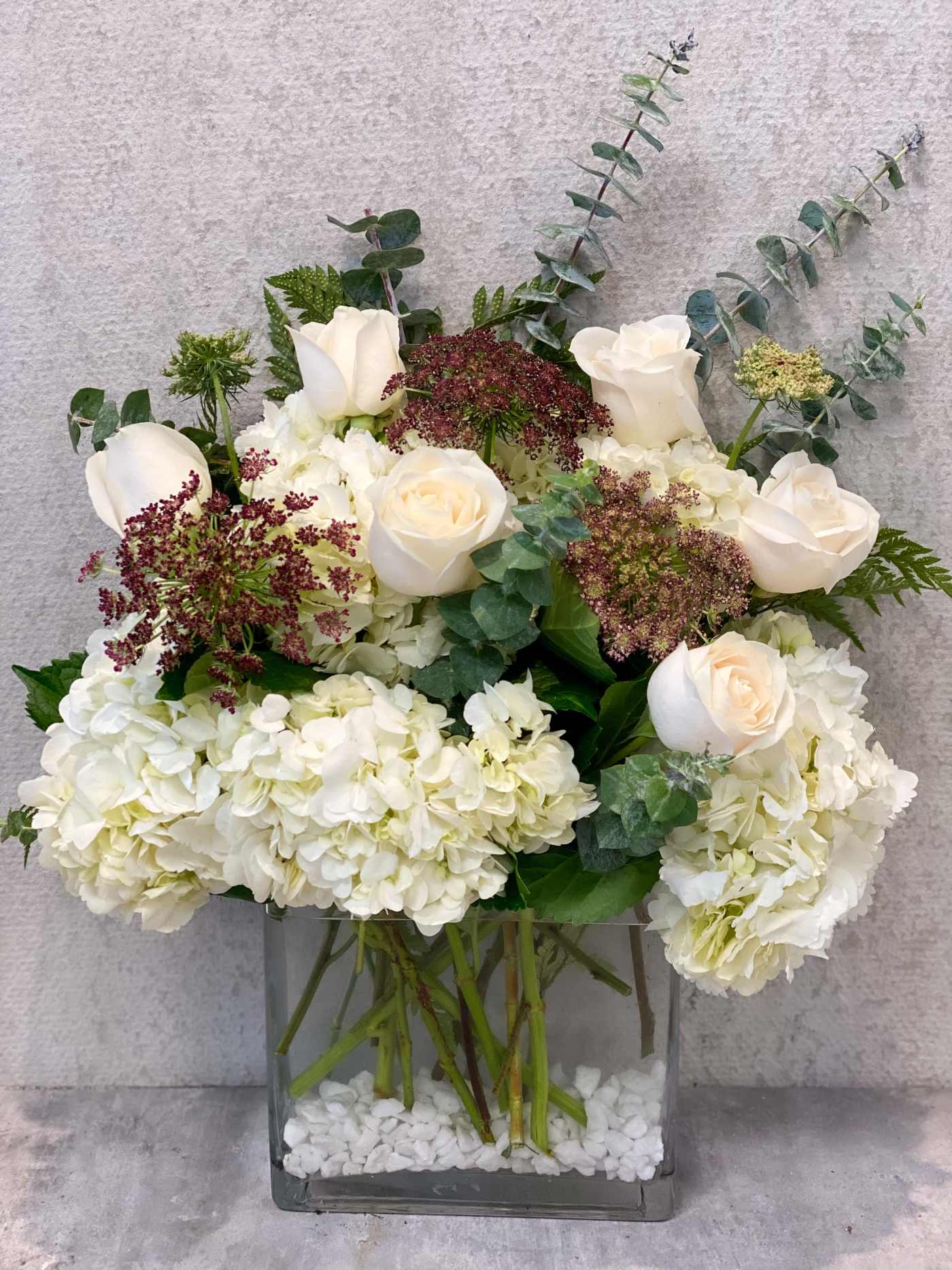 Mother’s Day White Flower Arrangement in Vase – Same Day Delivery Los Angeles