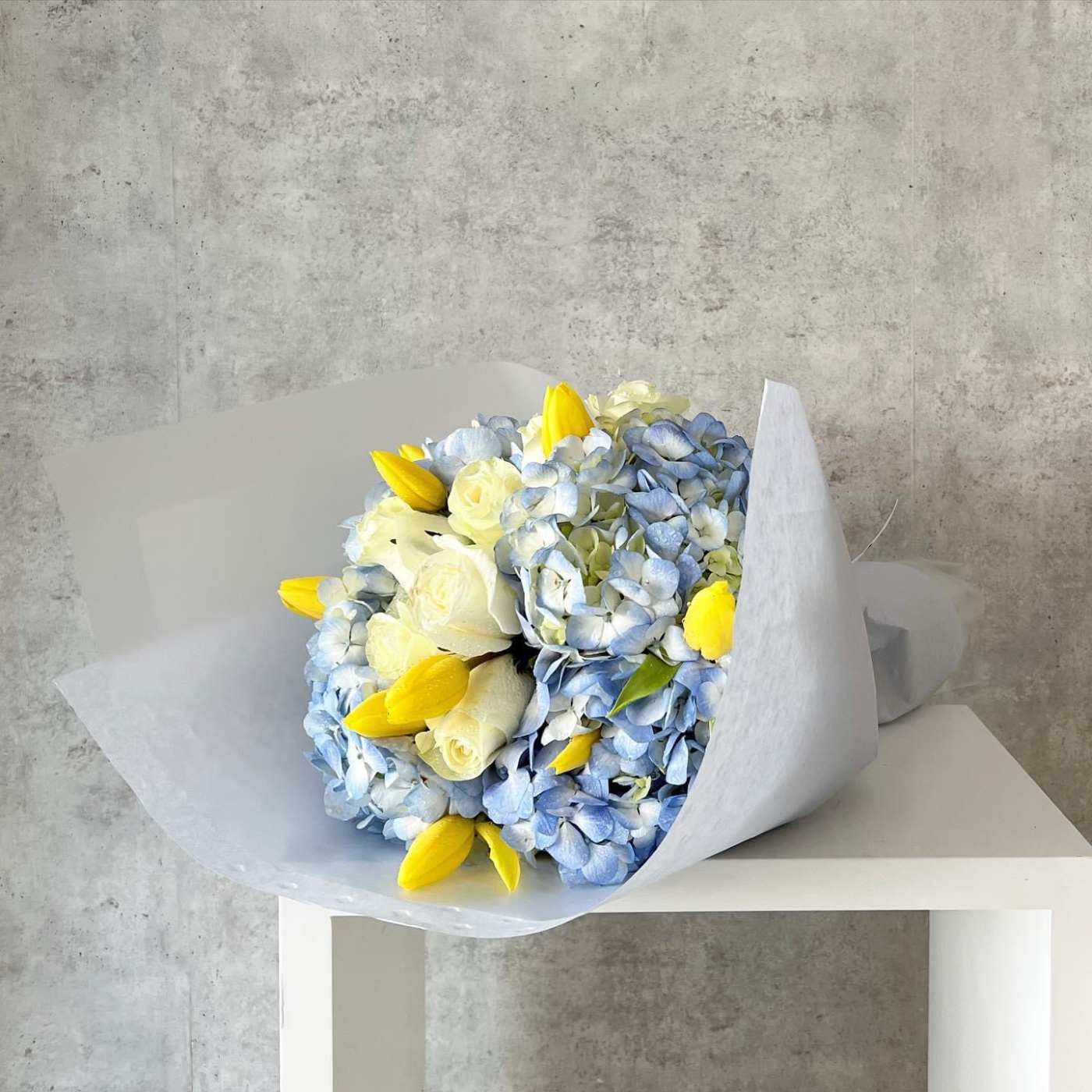 Blue & Yellow Hydrangea Bouquet – Same Day Delivery Los Angeles