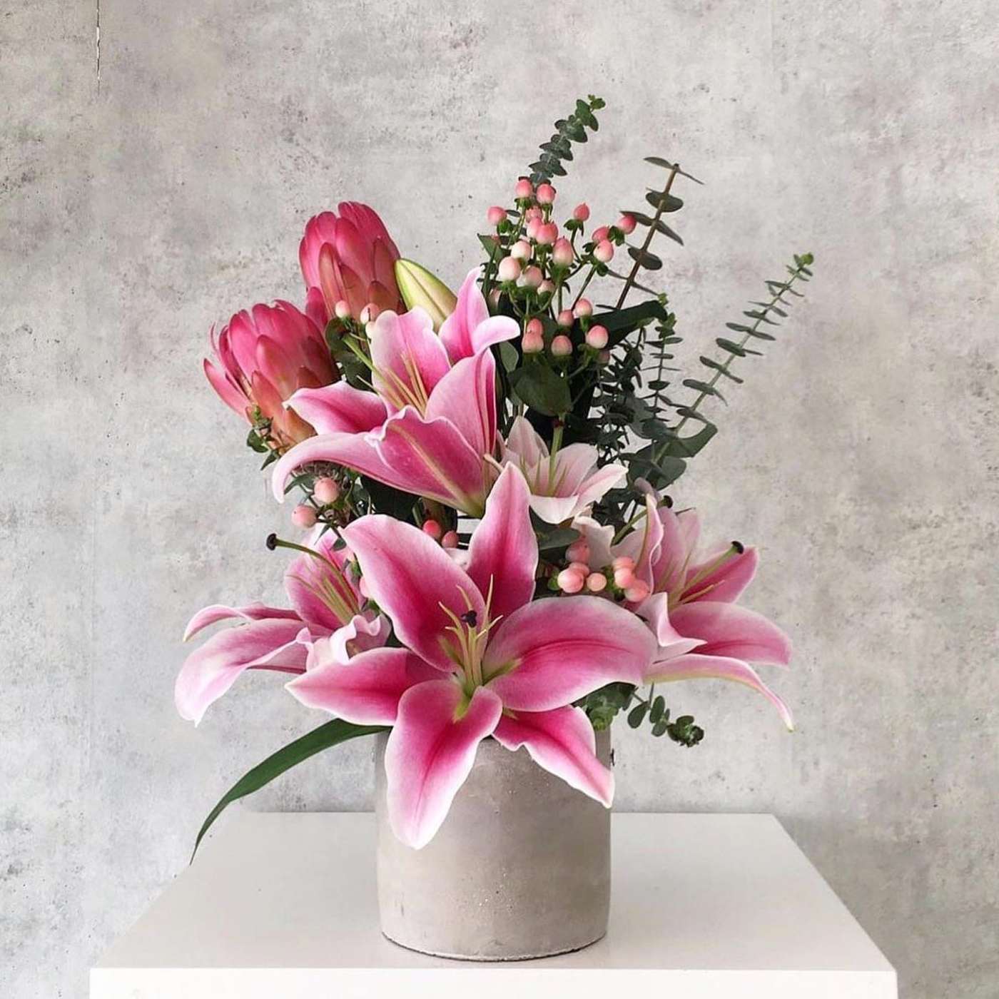 Pink Stargazer Lily Arrangement – Same Day Flower Delivery Los Angeles