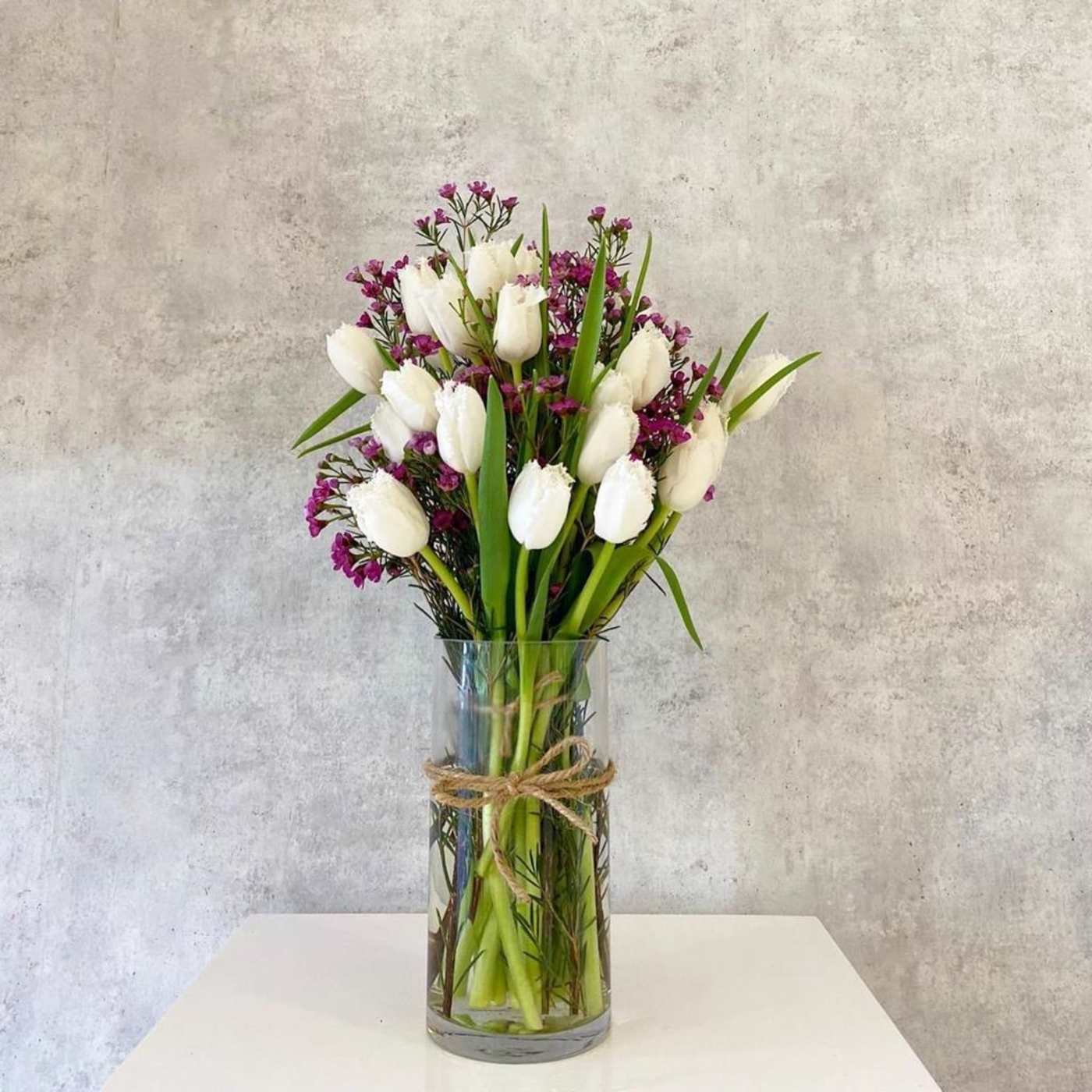 White Tulips in Vase – Elegant Flower Delivery Los Angeles