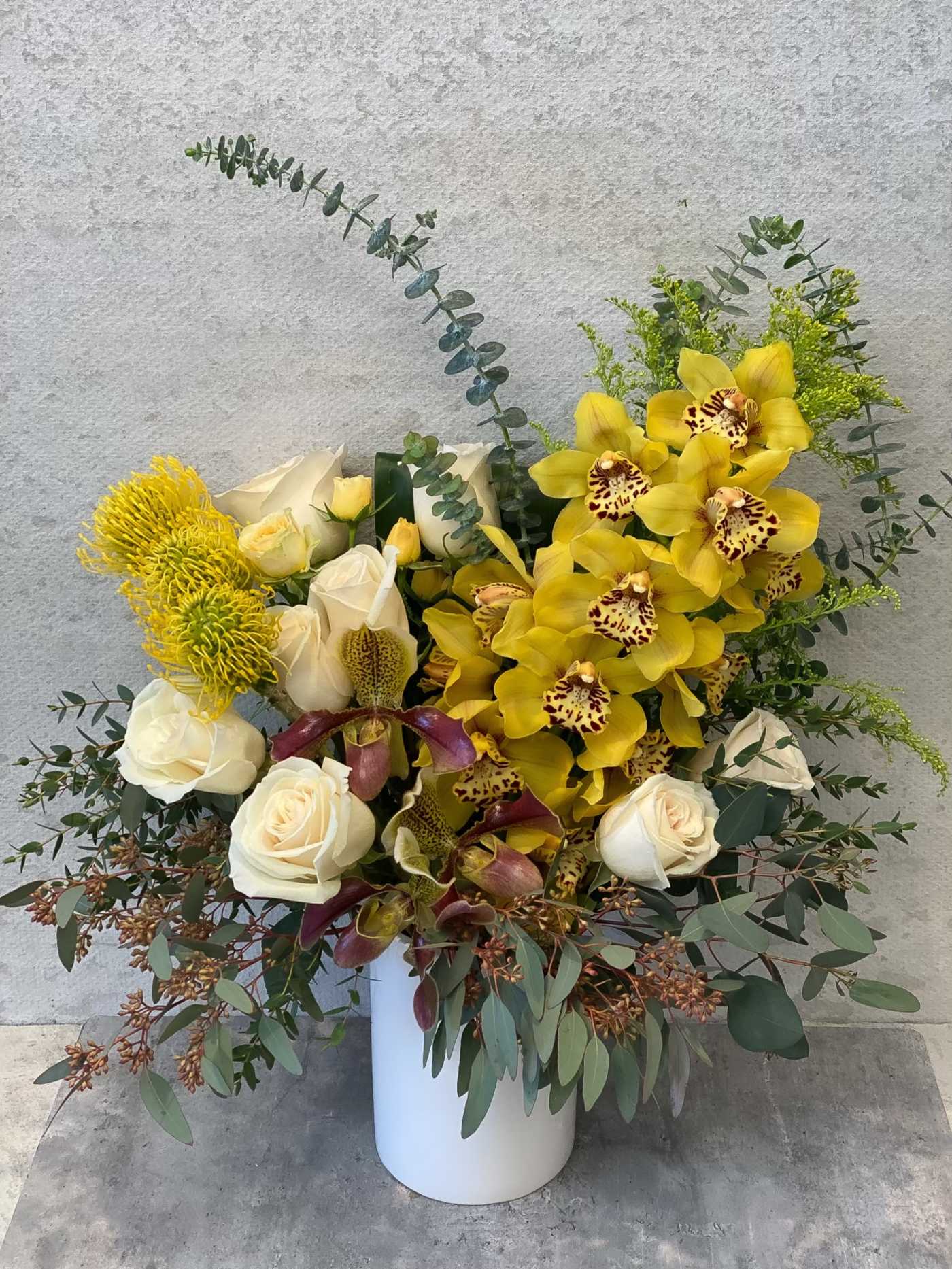 Yellow Color premium flowers